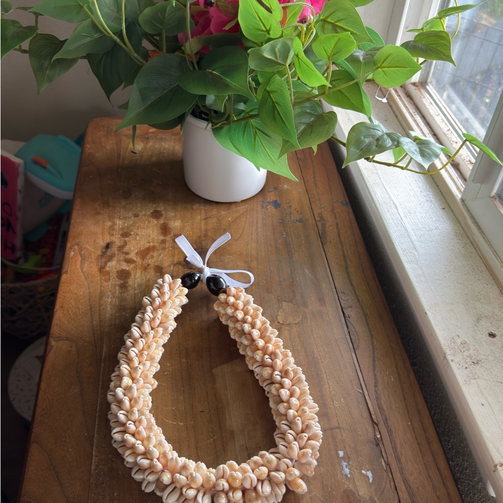 Beige Shell headband made in Hawaii